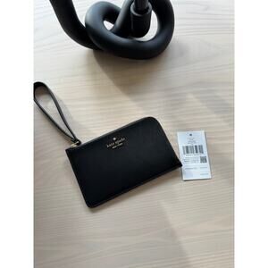 NWT Kate Spade lucy textured leather Small L-Zip Wristlet Black $130